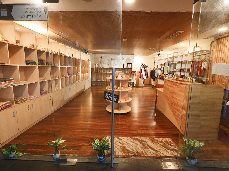 Souvenir Shop & Cafeteria