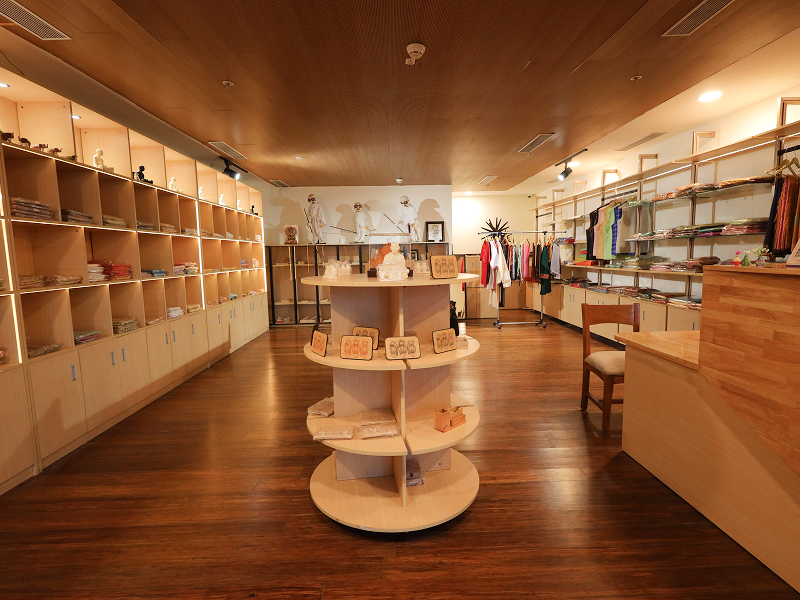 Souvenir Shop & Cafeteria